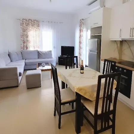 Relax New Apartment-rare Find Near Port Lejlighed *