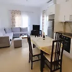 Relax New Apartment-rare Find Near Port 公寓 *