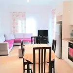 Relax New Apartment-rare Find Near Port *