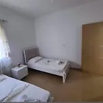 Relax New Apartment-rare Find Near Port 公寓 *
