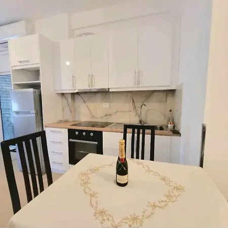 Relax New Apartment-rare Find Near Port 公寓 *