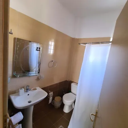 Relax New Apartment-rare Find Near Port Apartment