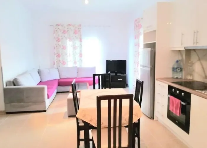 Relax New Apartment-rare Find Near Port *